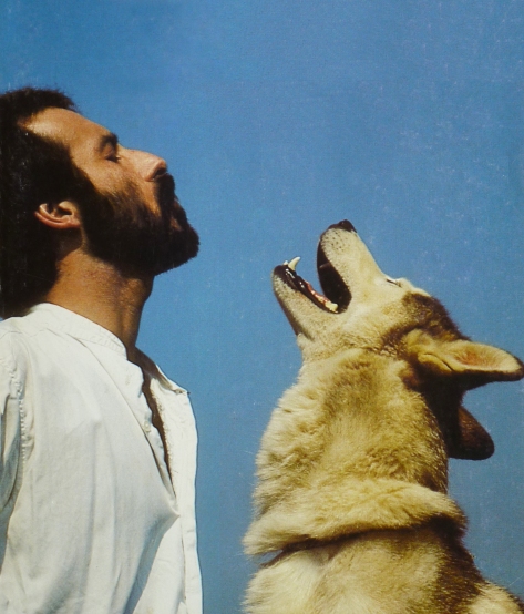 Roger Abrantes in 1986 howling with husky.